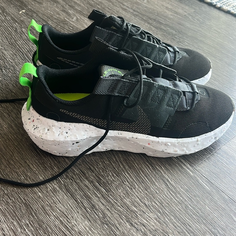 Nike tennis shoes